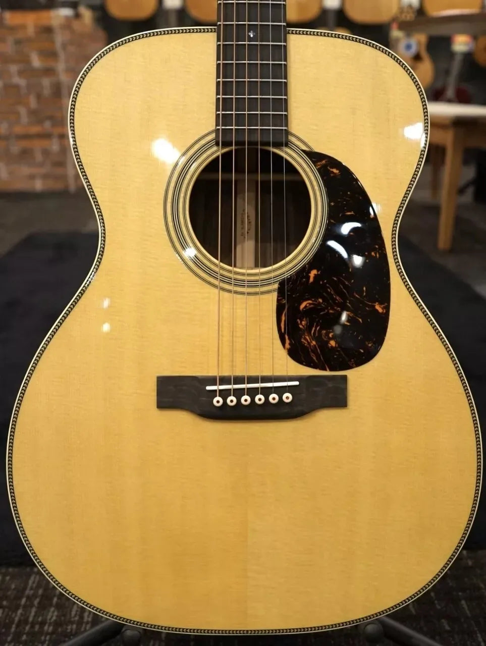 Violão Folk 000-28 Standard Jacarandá e Picea Asperata com Controle de Tom e Volume