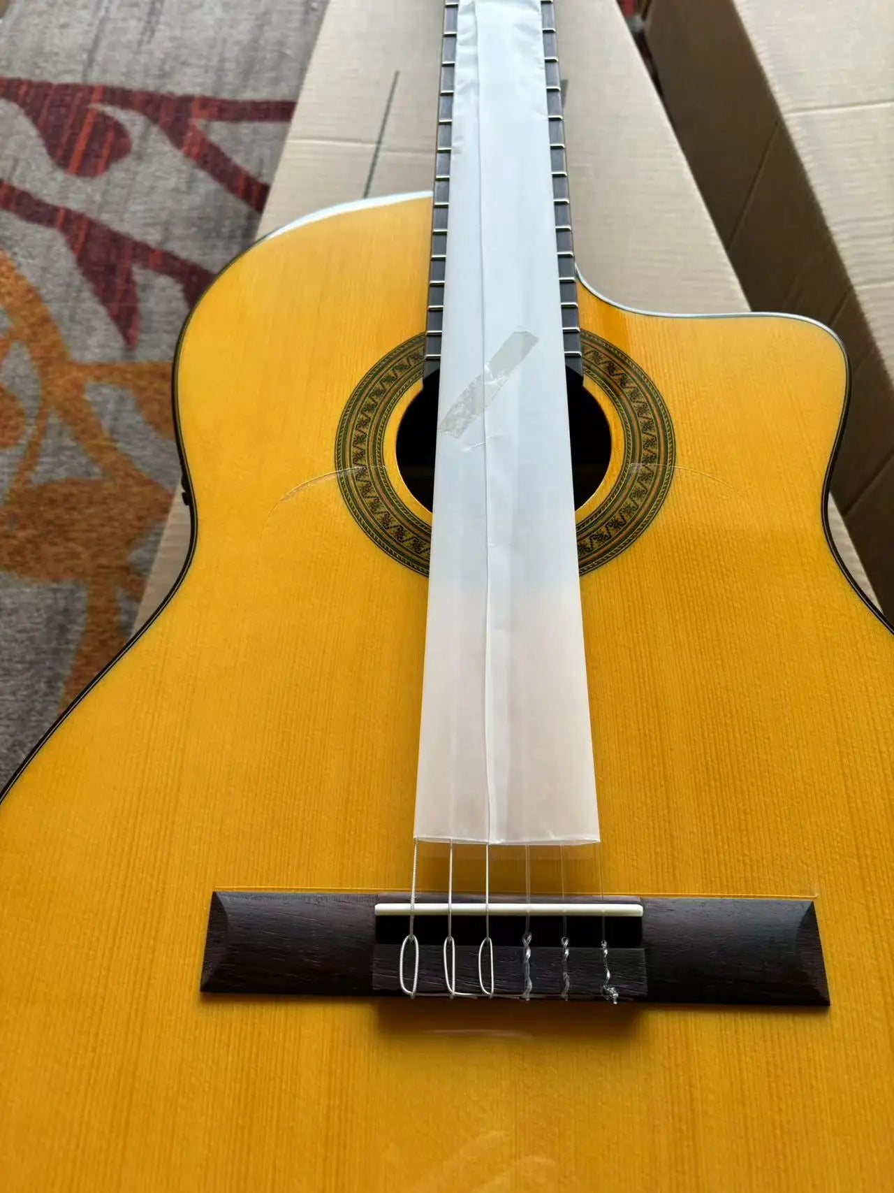 Violão Flamenco 39" VFG25 Cutaway Topo Abeto Corpo Mogno Cordas Nylon